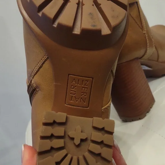 Lyra Naturalizer women's high heels boots TAN buckle water repellent 9 1/2 new - Picture 7 of 8